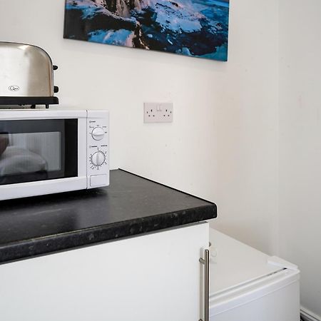 Homesly Guest Rooms, Comfortable En-Suite Guest Rooms With Free Parking And Self Check-In Berwick Upon Tweed Exterior foto