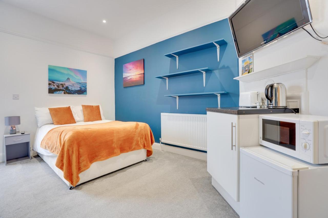 Homesly Guest Rooms, Comfortable En-Suite Guest Rooms With Free Parking And Self Check-In Berwick Upon Tweed Exterior foto