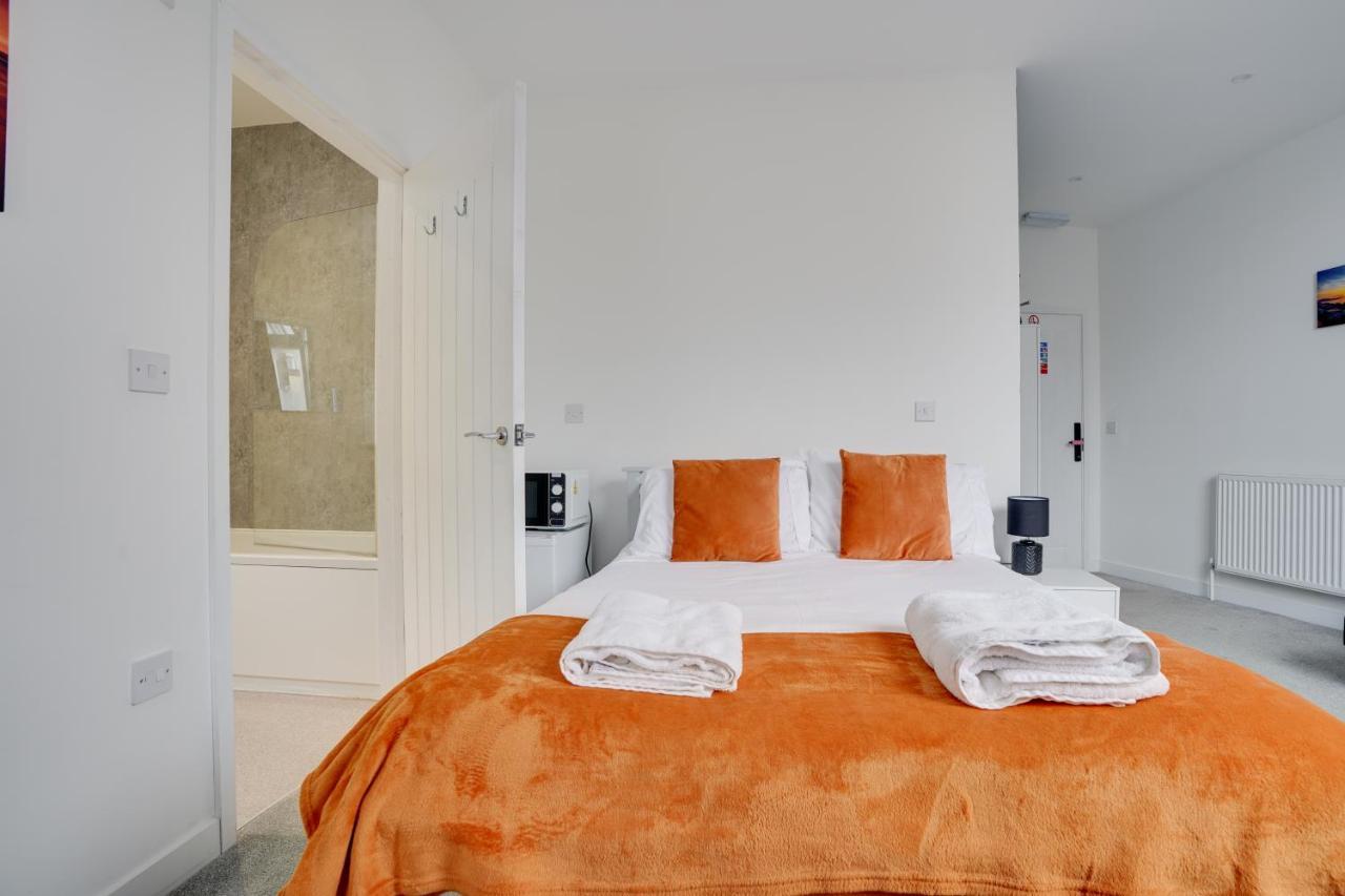 Homesly Guest Rooms, Comfortable En-Suite Guest Rooms With Free Parking And Self Check-In Berwick Upon Tweed Exterior foto