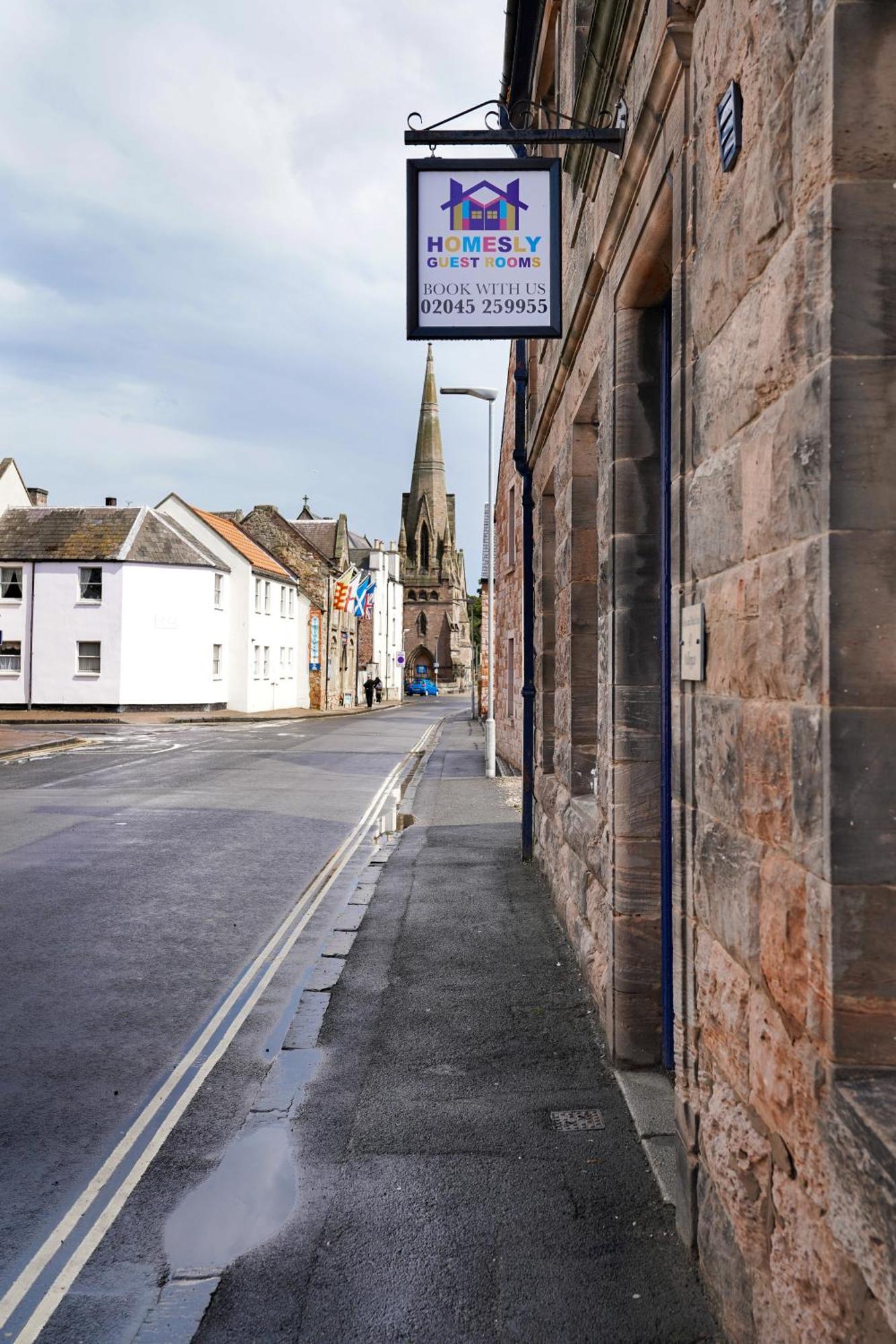 Homesly Guest Rooms, Comfortable En-Suite Guest Rooms With Free Parking And Self Check-In Berwick Upon Tweed Exterior foto